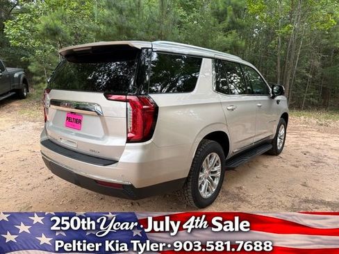 Used 2022 GMC Yukon SLT w/ SLT Premium Package AWD/4WD image 11