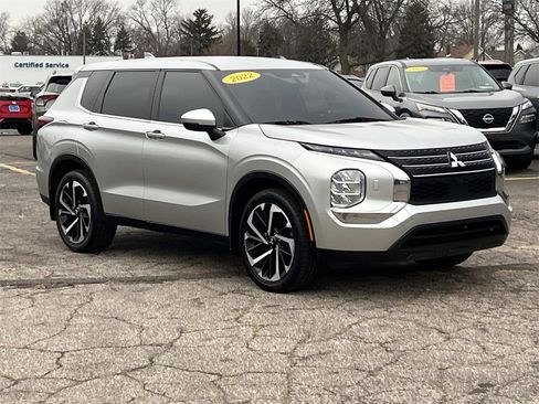 Used 2022 Mitsubishi Outlander ES image 7