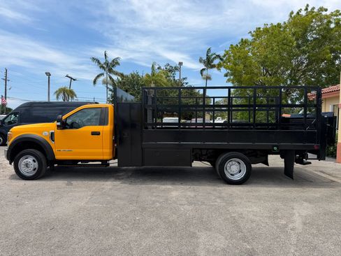 Used 2017 Ford F550 2WD Regular Cab Super Duty image 3