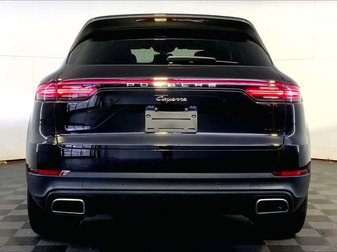 Used 2022 Porsche Cayenne image 6