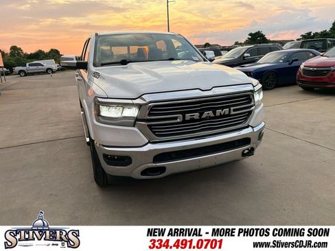 Used 2019 RAM 1500 Laramie AWD/4WD image 3
