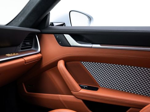 Used 2023 Porsche 911 Sport Classic image 50