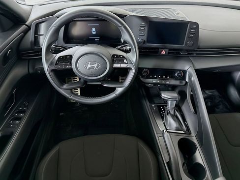 Certified 2025 Hyundai Elantra Sport w/ Cargo Package image 4