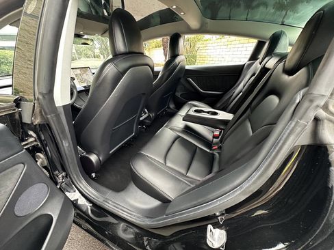 Used 2021 Tesla Model 3 Standard Range Plus image 23