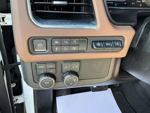 Used 2023 Chevrolet Tahoe High Country AWD/4WD image 18