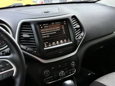 Used 2014 Jeep Cherokee Latitude w/ Comfort/Convenience Group AWD/4WD image 36