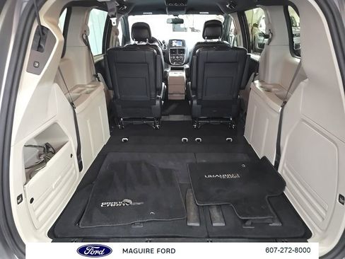 Used 2017 Dodge Grand Caravan SXT FWD image 14
