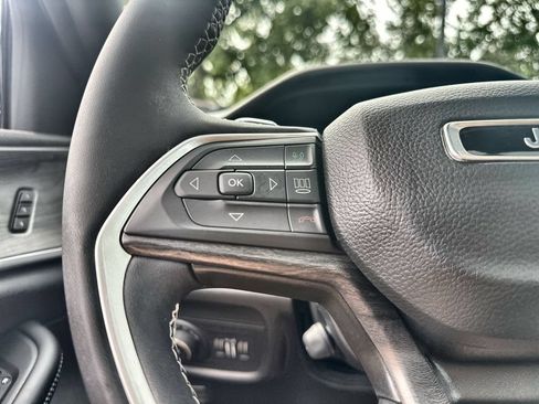 Used 2024 Jeep Grand Cherokee Limited w/ Luxury Tech Group II AWD/4WD image 31