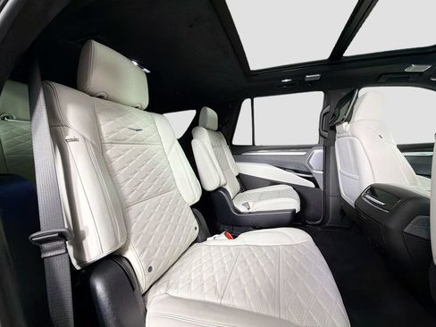 Used 2025 Cadillac Escalade V AWD/4WD image 31