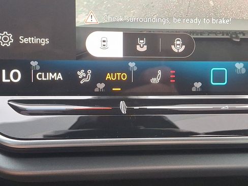 New 2025 Volkswagen ID.4 Pro image 15