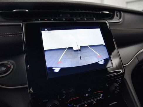 Used 2023 Jeep Grand Cherokee Altitude image 18