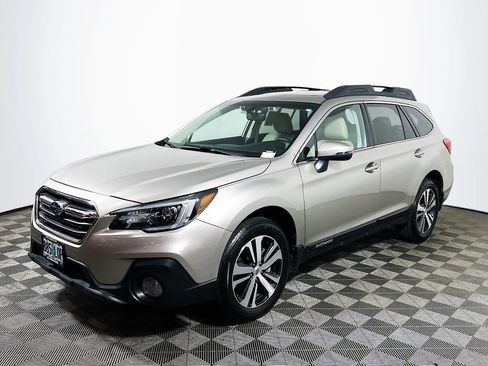 Used 2019 Subaru Outback 2.5i Limited w/ Popular Package #2 AWD/4WD image 3