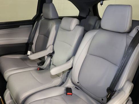 Used 2023 Honda Odyssey EX-L image 10