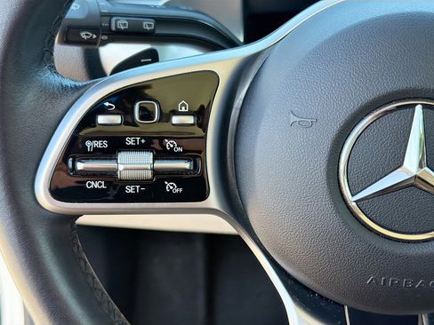 Used 2023 Mercedes-Benz GLB 250 image 38