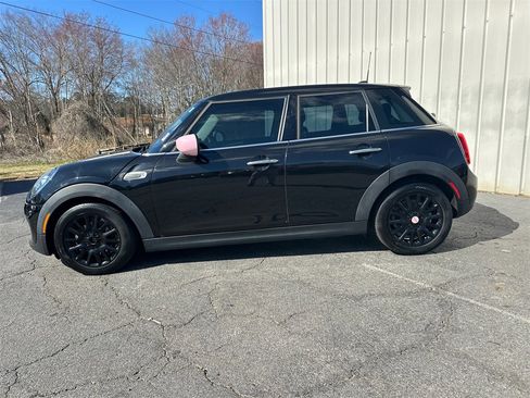 Used 2020 MINI Cooper 4-Door Hardtop image 9