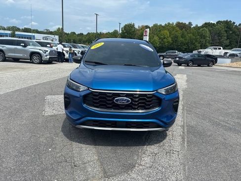 Used 2023 Ford Escape ST-Line w/ Tech Pack #1 AWD/4WD image 2