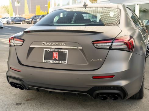 Used 2022 Maserati Ghibli Trofeo image 6