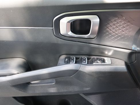 Used 2025 Kia Sorento S w/ Panoramic Sunroof Package FWD image 12