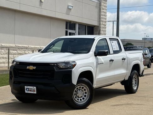 Used 2023 Chevrolet Colorado W/T w/ Advanced Trailering Package RWD image 2