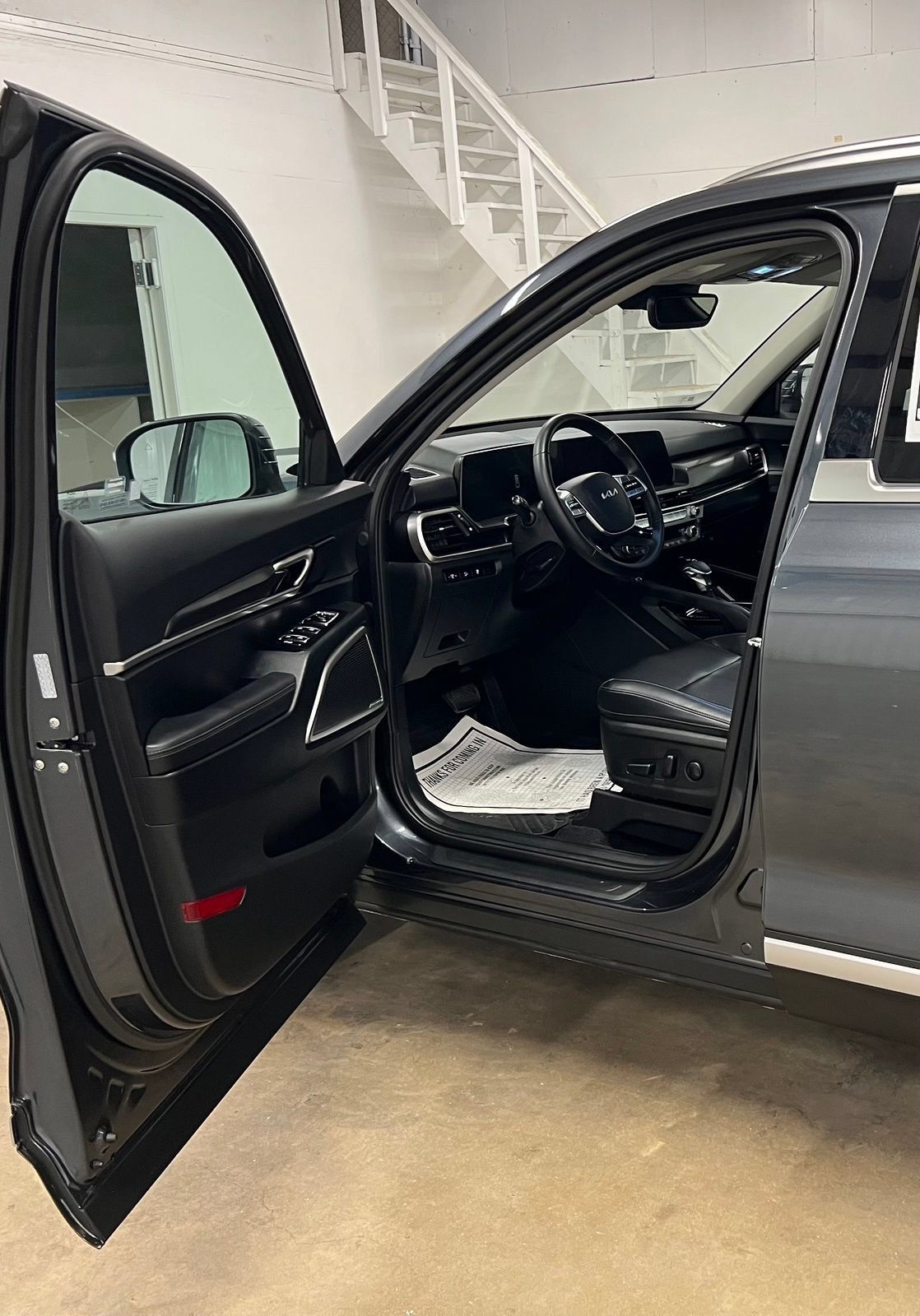 Used 2024 Kia Telluride S w/ S Sunroof Package FWD image 22