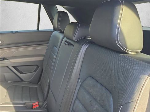 Used 2021 Volkswagen Atlas Cross Sport SEL Premium image 18