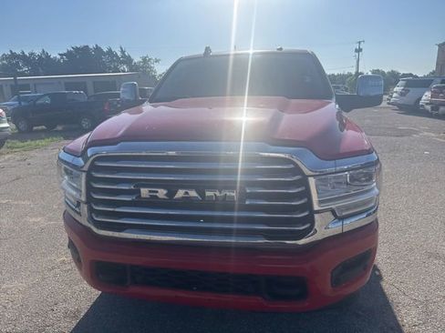 Used 2024 RAM 2500 Limited w/ Towing Technology Group AWD/4WD image 2
