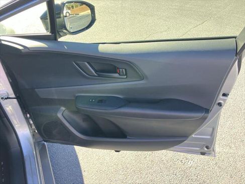 Certified 2025 Toyota Prius LE image 31