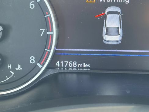 Used 2025 Nissan Altima 2.5 SV FWD image 40