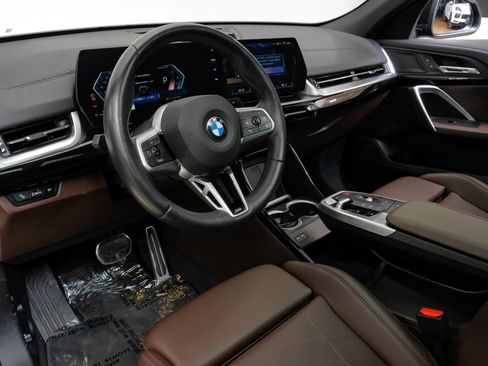 Used 2025 BMW X2 xDrive28i AWD/4WD image 3