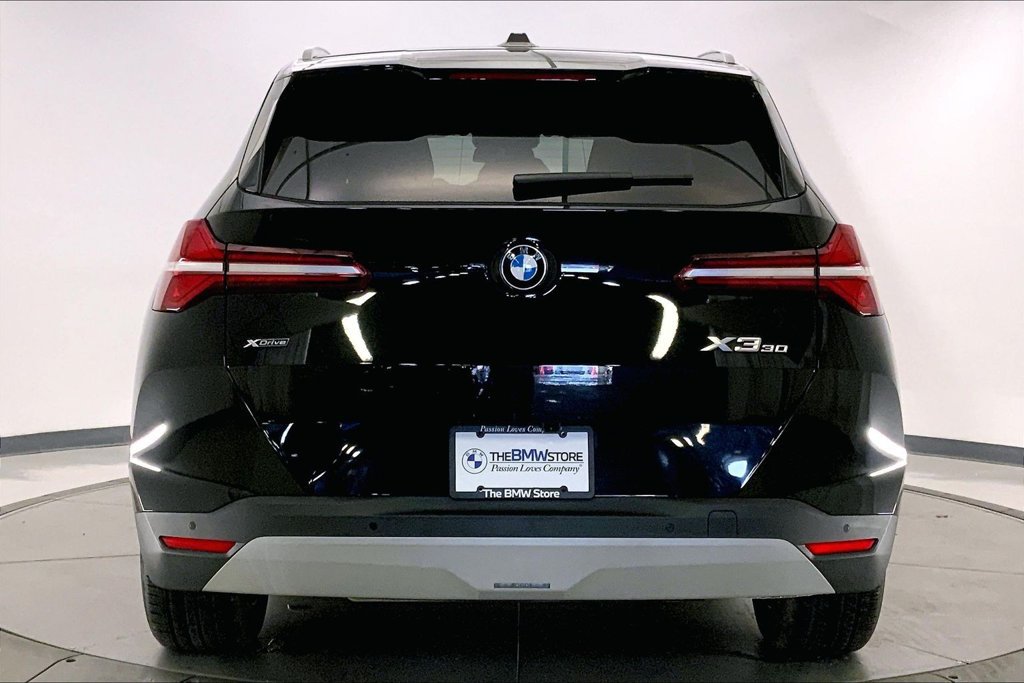 Used 2025 BMW X3 xDrive30i AWD/4WD image 3