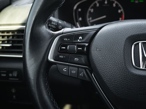 Used 2018 Honda Accord Sport image 17