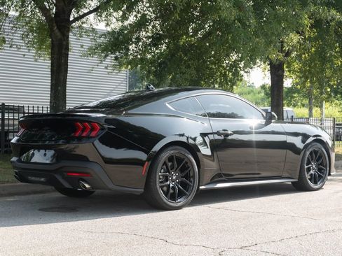 Used 2025 Ford Mustang Coupe RWD image 5