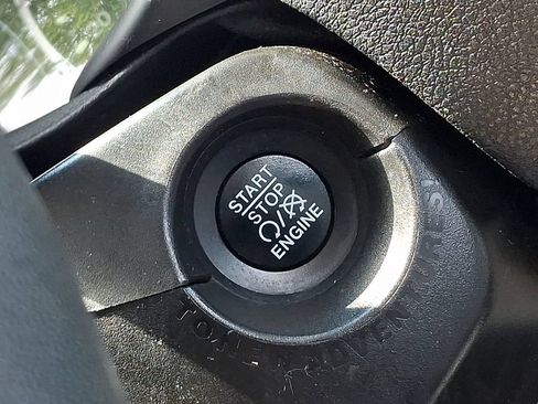 Used 2020 Jeep Renegade Latitude w/ Popular Equipment Group FWD image 22