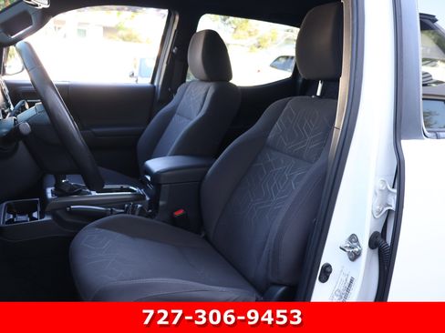 Used 2017 Toyota Tacoma TRD Off-Road AWD/4WD image 2