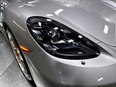 Used 2022 Porsche 718 Boxster RWD image 14
