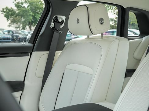 New 2025 Rolls-Royce Ghost image 21