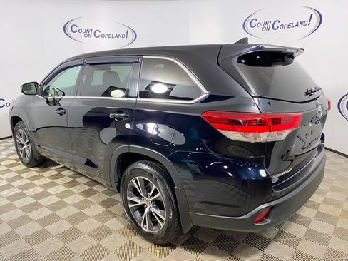 Certified 2017 Toyota Highlander Plus AWD/4WD image 4