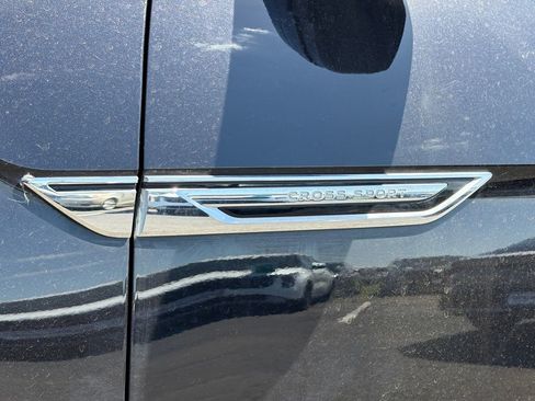 Used 2021 Volkswagen Atlas Cross Sport S image 10