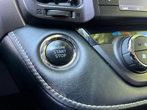 Used 2018 Toyota RAV4 Adventure AWD/4WD image 32