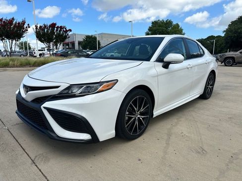 Used 2024 Toyota Camry SE FWD image 17