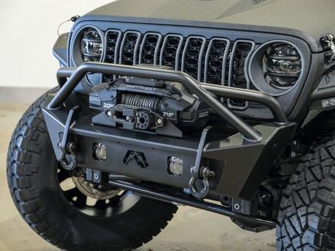 Used 2025 Jeep Gladiator Sport AWD/4WD image 21