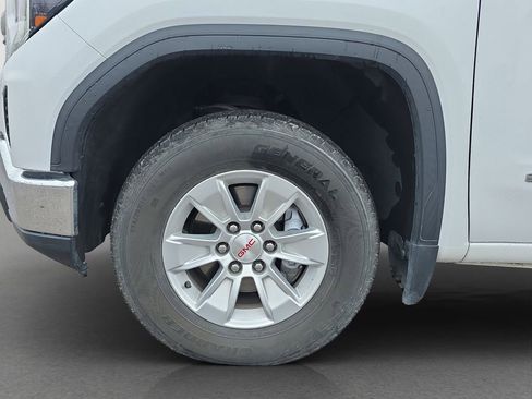 Used 2022 GMC Sierra 1500 SLE image 4