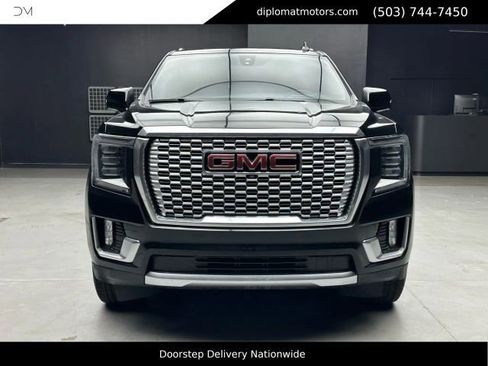 Used 2022 GMC Yukon XL Denali w/ Advanced Technology Package RWD image 11