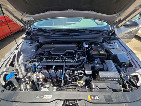 Used 2026 Hyundai Elantra Sport FWD image 32
