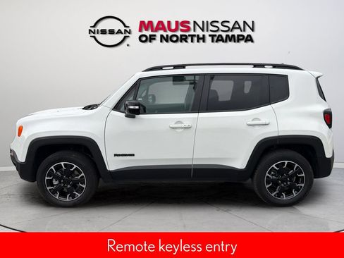 Used 2023 Jeep Renegade Latitude AWD/4WD image 5