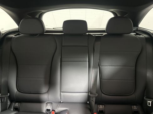 Used 2026 Mercedes-Benz GLC 300 4MATIC image 21