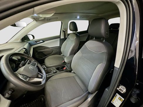 Used 2024 Volkswagen Taos SE w/ Panoramic Sunroof Package image 13