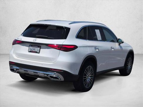 Certified 2025 Mercedes-Benz GLC 300 image 5