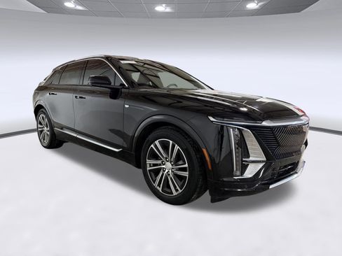 Certified 2024 Cadillac Lyriq Luxury w/ LPO, Floor Liner Package AWD/4WD image 6