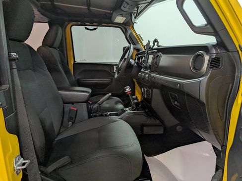 Used 2019 Jeep Wrangler Sport AWD/4WD image 17